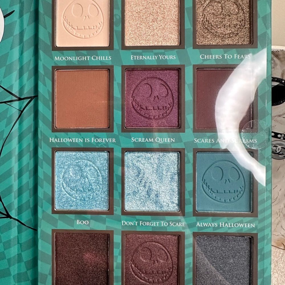 Nightmare Before Christmas Eyeshadow Palette - Picture 2 of 3